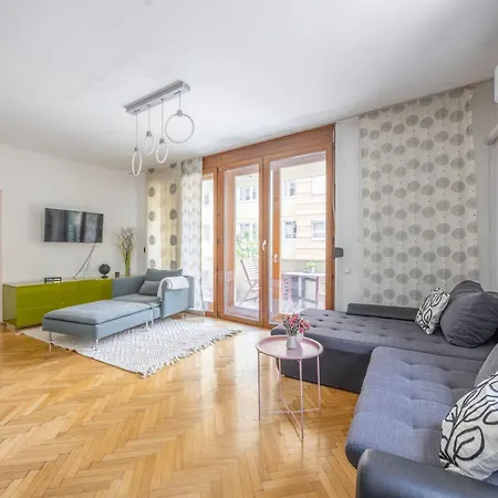 Apartamento Deluxe Downtown W' Balcony In The Heart Of