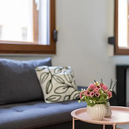 Deluxe Downtown W' Balcony In The Heart Of Apartamento Budapest
