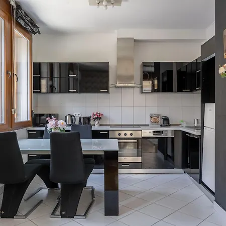 Apartamento Deluxe Downtown W' Balcony In The Heart Of Budapest